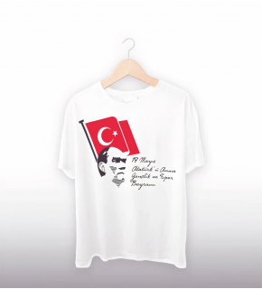 19 Mayıs Atatürk'ü Anma Gençlik ve Spor Bayramı Baskılı Oversize T-shirt - Beyaz