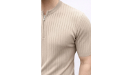 Erkek Kısa Kol Fitilli Triko T-Shirt Yazlık Hakim Yaka Tişört - Bej Erkek Kısa Kol Fitilli Triko T-Shirt Yazlık Hakim Yaka Tişört - Bej