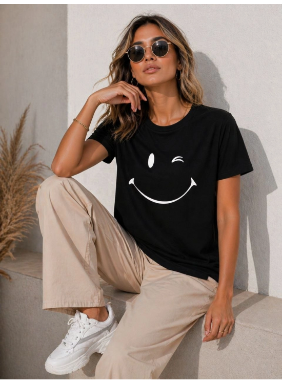 Kadın Minimal Gülümseyen Yüz Baskılı Tişört Kısa Kol Yazlık T-Shirt - Siyah Kadın Minimal Gülümseyen Yüz Baskılı Tişört Kısa Kol Yazlık T-Shirt - Siyah