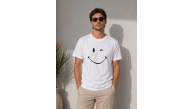 Erkek Minimal Gülümseyen Yüz Baskılı Tişört Kısa Kol Yazlık T-Shirt - Beyaz Erkek Minimal Gülümseyen Yüz Baskılı Tişört Kısa Kol Yazlık T-Shirt - Beyaz