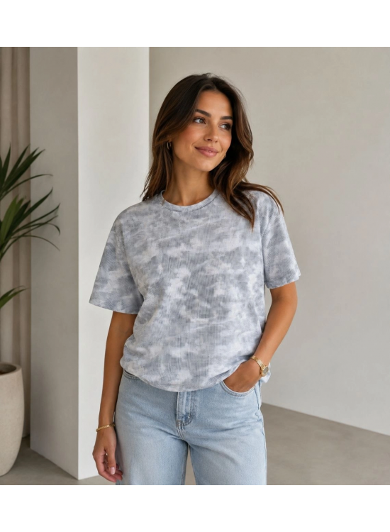 Kadın Batik Desenli Tişört Bisiklet Yaka Kısa Kol Regular Fit T-shirt - Gri Kadın Batik Desenli Tişört Bisiklet Yaka Kısa Kol Regular Fit T-shirt - Gri