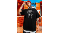 Erkek Kısa Kol Yazlık Tişört Bisiklet Yaka KART Baskılı T-Shirt - Siyah Erkek Kısa Kol Yazlık Tişört Bisiklet Yaka KART Baskılı T-Shirt - Siyah