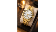 Erkek Gold Renk Metal Kordon Analog Kol Saati Beyaz Kadran Takvim Göstergeli Erkek Gold Renk Metal Kordon Analog Kol Saati Beyaz Kadran Takvim Göstergeli