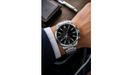 Erkek Gümüş Renk Metal Kordon Analog Kol Saati Takvim Göstergeli Siyah Kadran - Gümüş