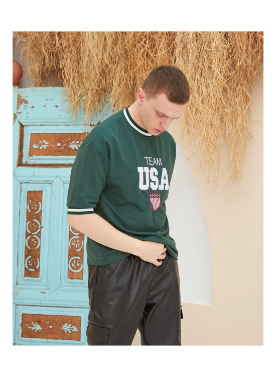 Erkek Bisiklet Yaka Tişört Nakış İşlemeli Kısa Kol Oversize T-Shirt - Yeşil Erkek Bisiklet Yaka Tişört Nakış İşlemeli Kısa Kol Oversize T-Shirt - Yeşil