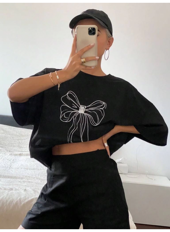 Kadın Fiyonk Baskılı T-Shirt Kısa Kol Bisiklet Yaka Oversize Tişört - Siyah Kadın Fiyonk Baskılı T-Shirt Kısa Kol Bisiklet Yaka Oversize Tişört - Siyah