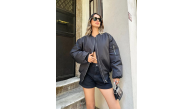 Kadın Oversize Bomber Ceket – Siyah, Fermuarlı, Sokak Modası Tarzı Mont - Siyah Kadın Oversize Bomber Ceket – Siyah, Fermuarlı, Sokak Modası Tarzı Mont - Siyah