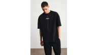 Erkek Baskılı T-Shirt Kısa Kol Bisiklet Yaka Regular Fit Rahat Kalıp Tişört - Siyah Erkek Baskılı T-Shirt Kısa Kol Bisiklet Yaka Regular Fit Rahat Kalıp Tişört - Siyah