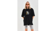 Kadın Baskılı T-Shirt Kısa Kol Bisiklet Yaka Oversize Rahat Kalıp Günlük Tişört - Siyah Kadın Baskılı T-Shirt Kısa Kol Bisiklet Yaka Oversize Rahat Kalıp Günlük Tişört - Siyah