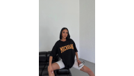 Kadın Baskılı T-Shirt Kısa Kol Bisiklet Yaka Oversize Tişört - Siyah Kadın Baskılı T-Shirt Kısa Kol Bisiklet Yaka Oversize Tişört - Siyah