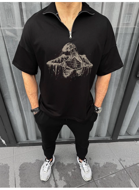 Erkek Yarım Fermuarlı Baskılı Oversize T-Shirt - Siyah Erkek Yarım Fermuarlı Baskılı Oversize T-Shirt - Siyah